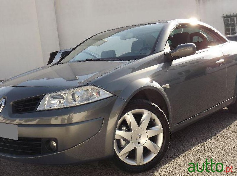 2006' Renault Megane photo #5