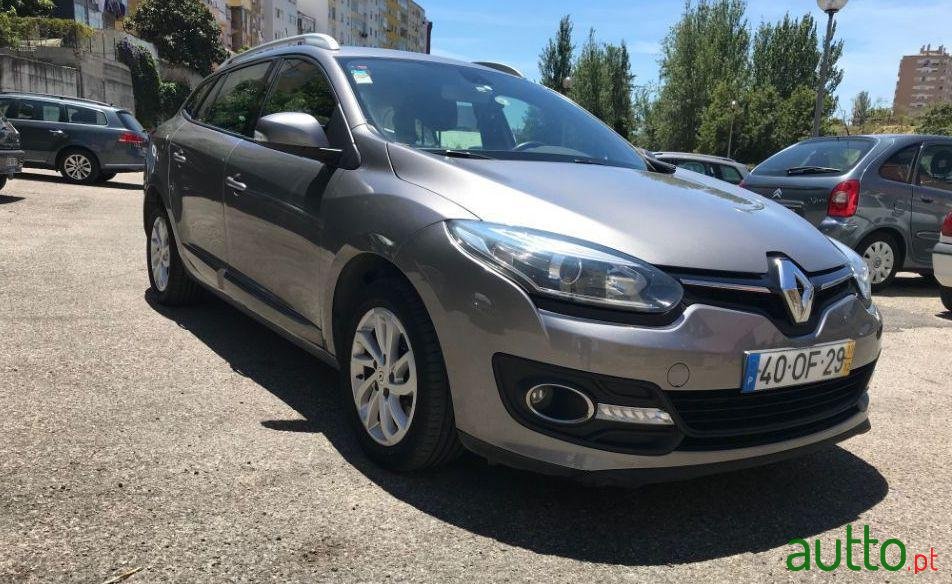 2013' Renault Megane Sport Tourer photo #2