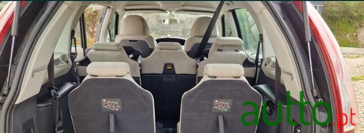 2010' Citroen C4 Grand Picasso photo #2