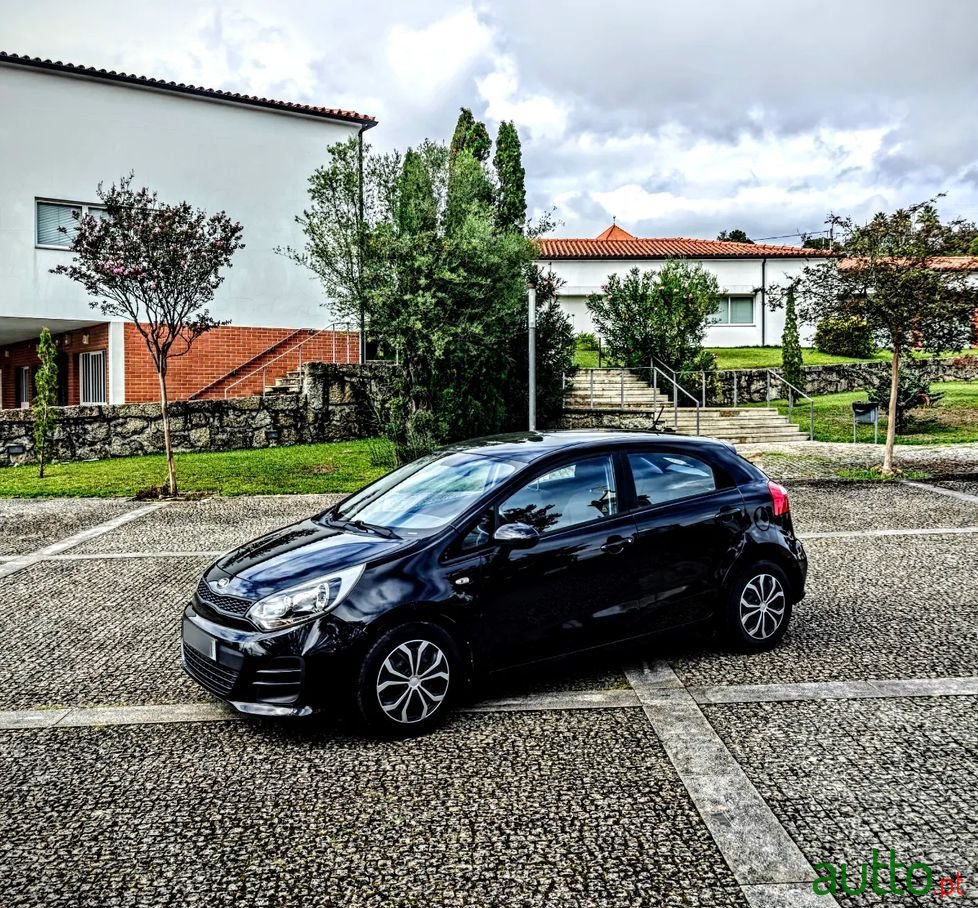 2016' Kia Rio photo #3