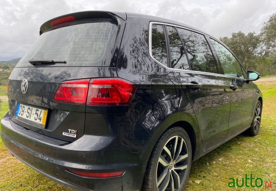 2016' Volkswagen Golf Sportsvan photo #1