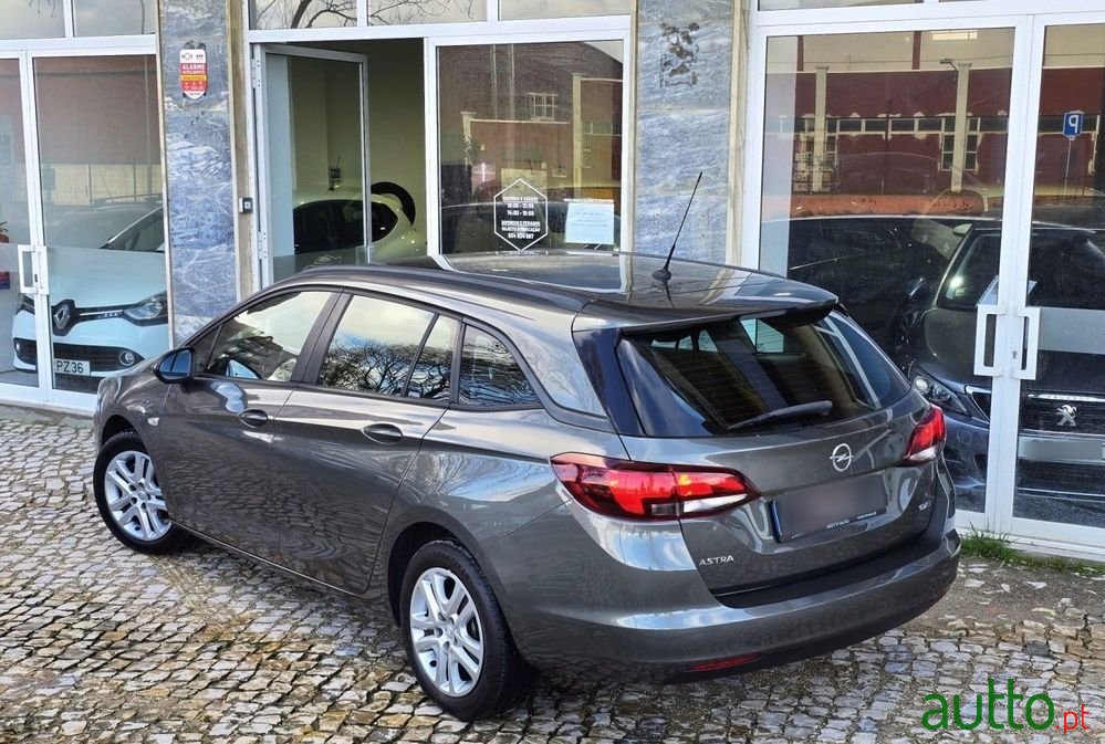 2017' Opel Astra Sports Tourer photo #2