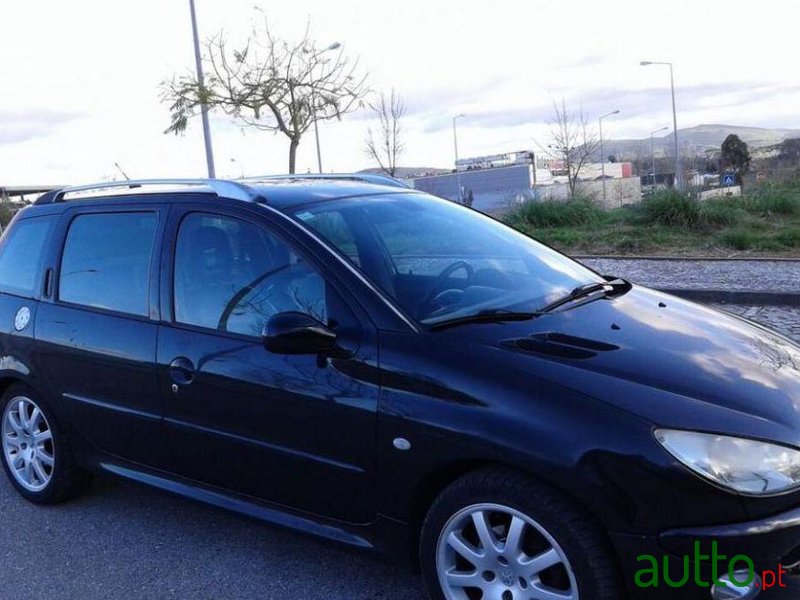 2004' Peugeot 206 Sw photo #2