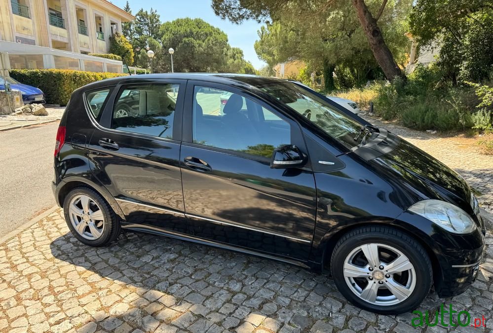 2009' Mercedes-Benz A 180 Cdi Avantgarde photo #2