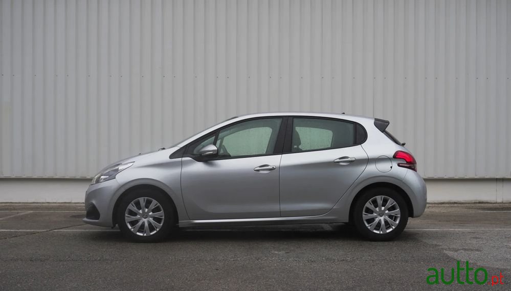 2017' Peugeot 208 photo #6