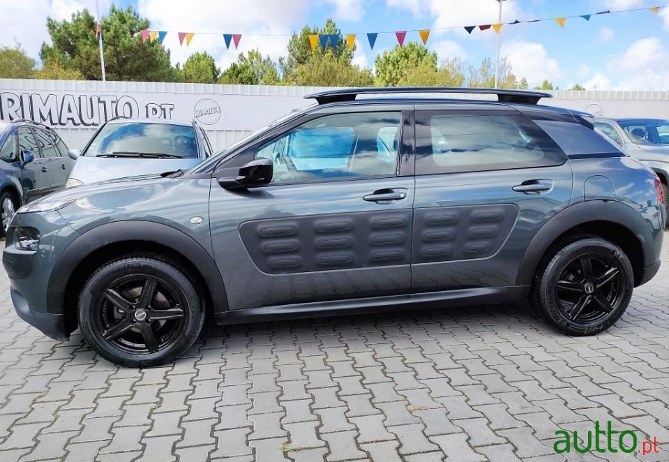 2015' Citroen C4 Cactus photo #3