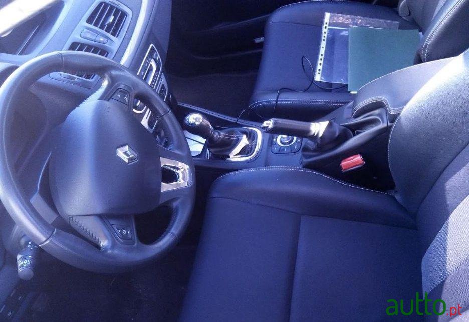 2015' Renault Megane Break photo #1