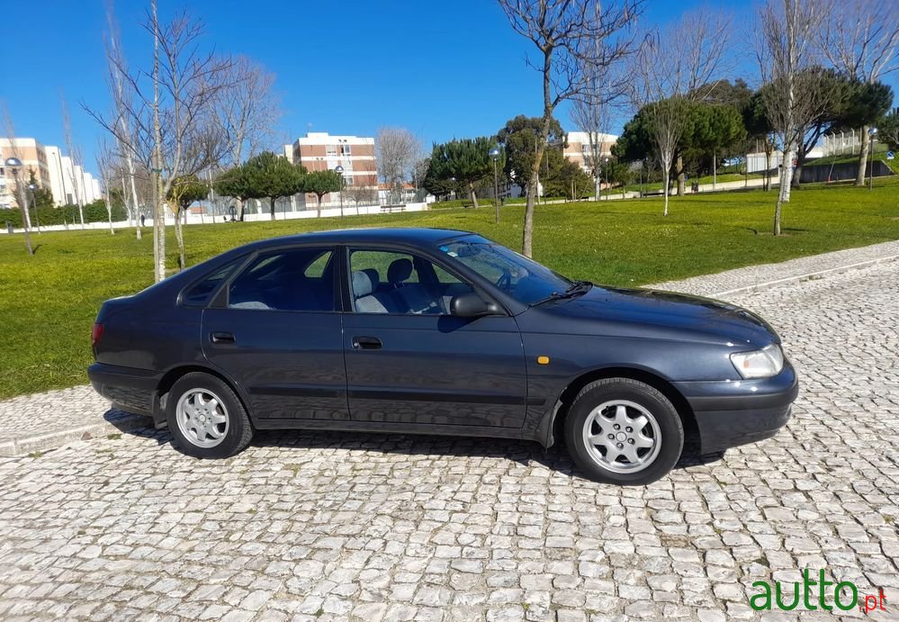 1993' Toyota Carina E Liftback 1.6 Classy photo #3