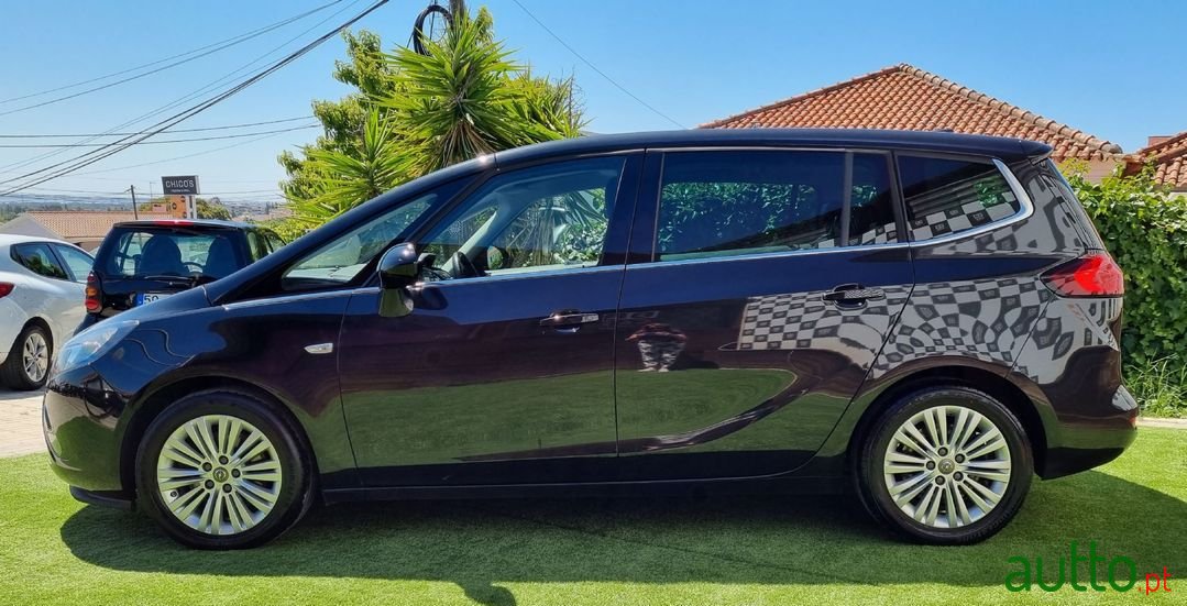 2016' Opel Zafira photo #3