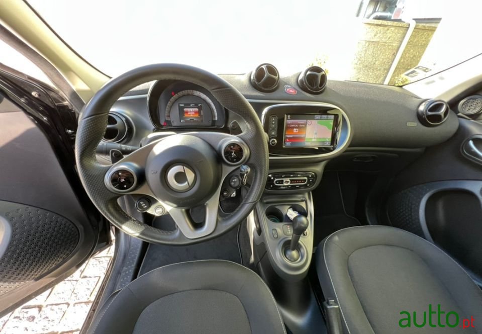 2015' Smart Forfour photo #3