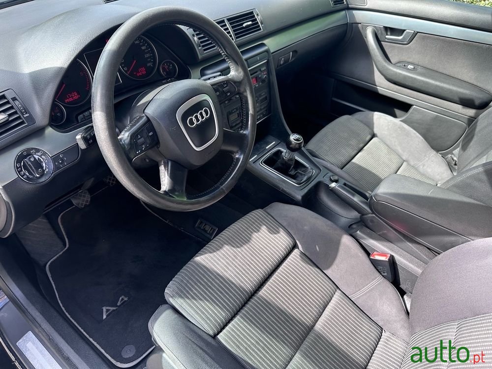 2005' Audi A4 Avant photo #4