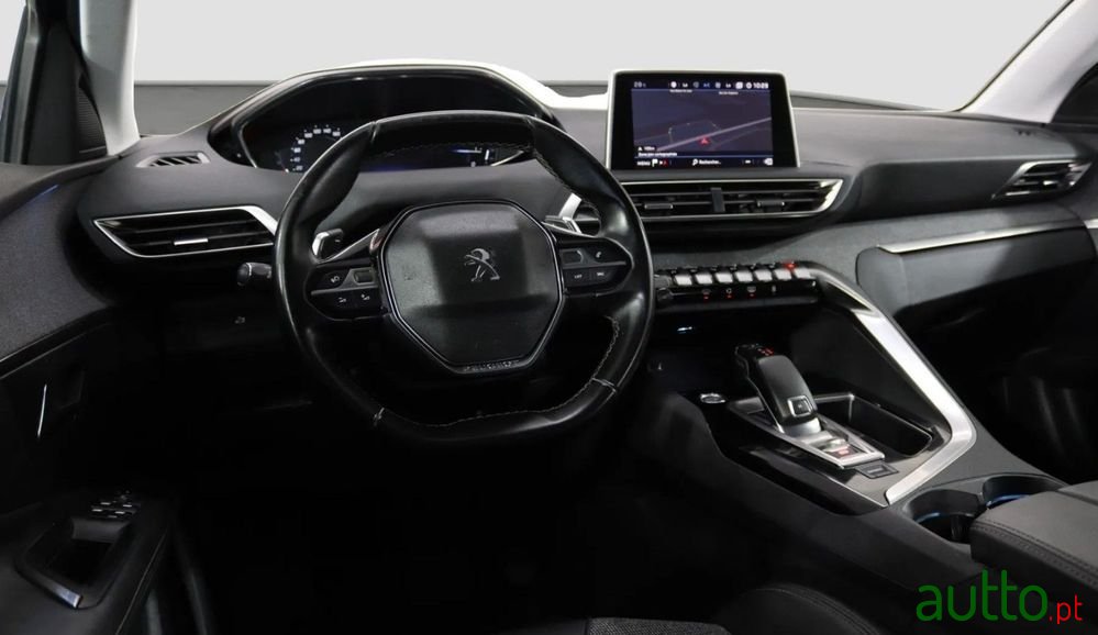 2019' Peugeot 5008 photo #4