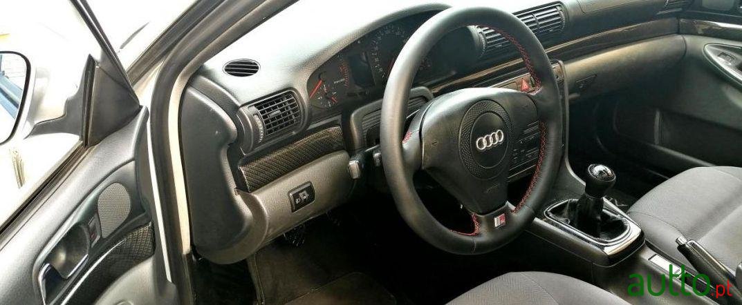 1999' Audi A4 Avant photo #1