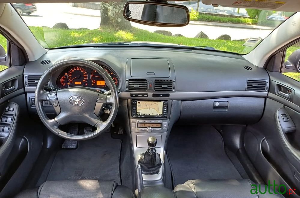 2008' Toyota Avensis Sw photo #5