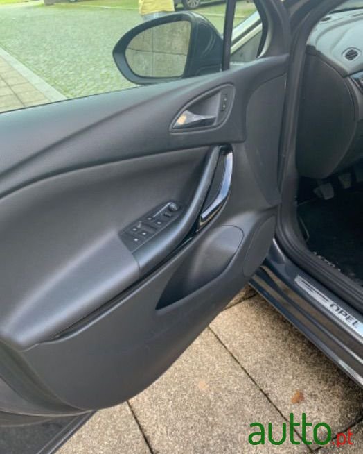 2016' Opel Astra photo #1