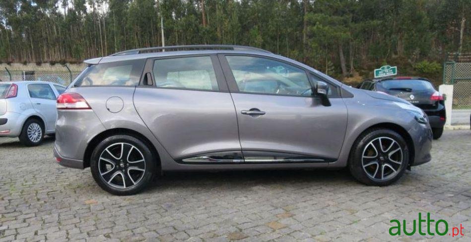 2015' Renault Clio Sport Tourer photo #3