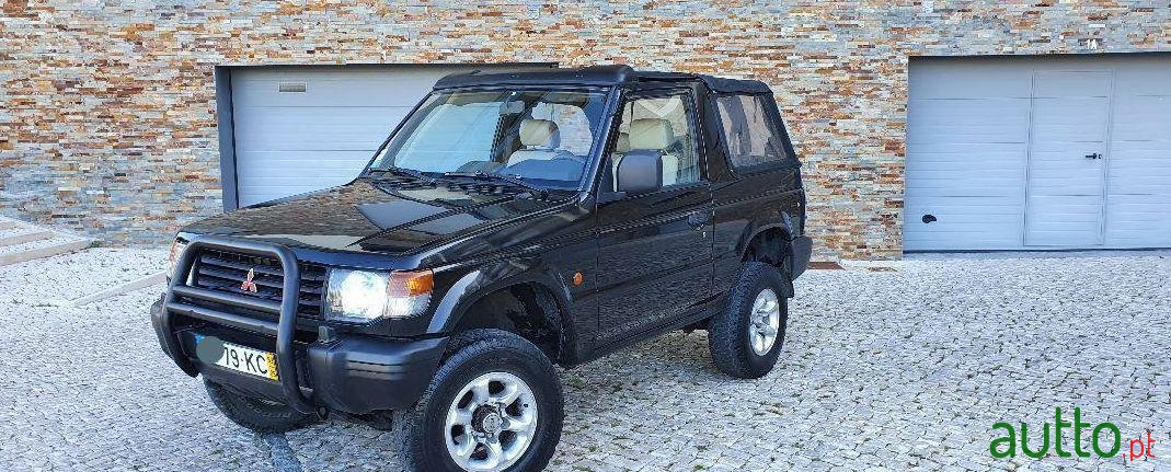 1992' Mitsubishi Pajero photo #4