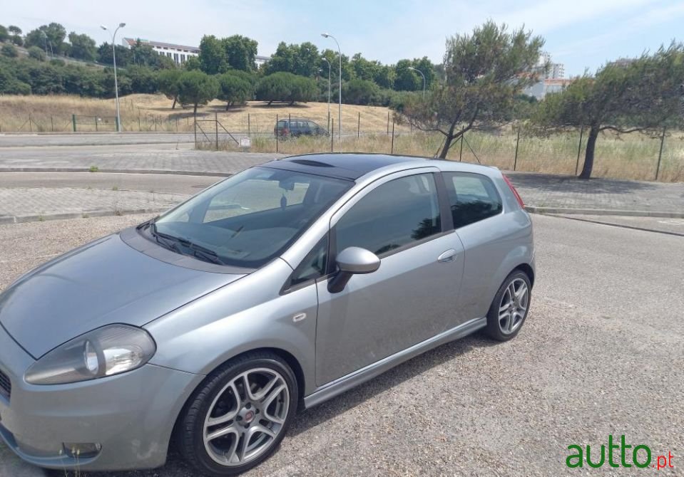 2009' Fiat Grande Punto photo #1
