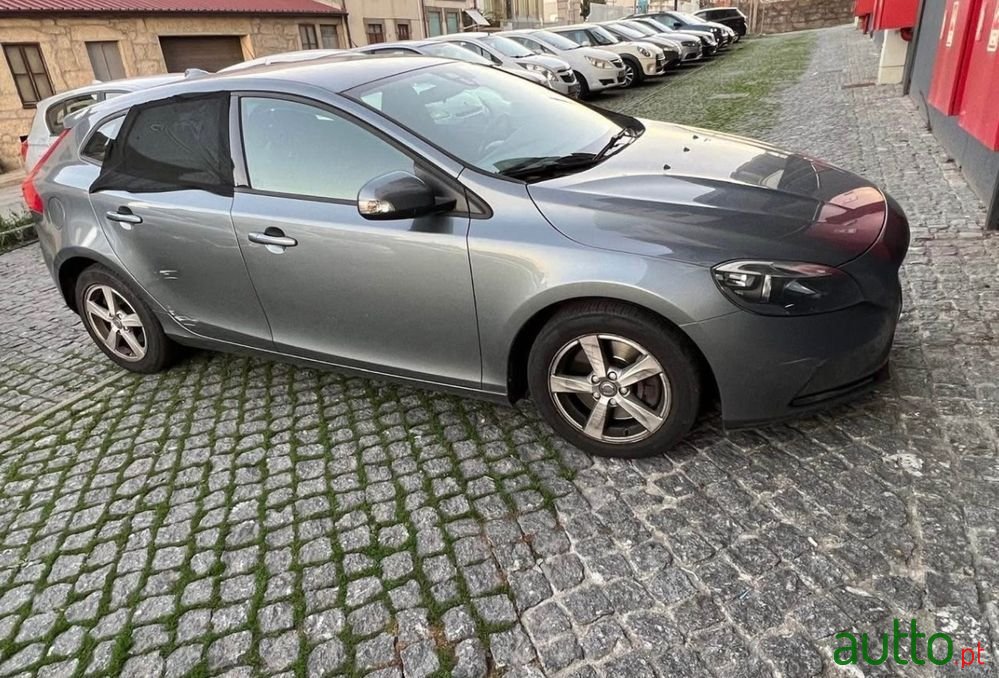 2015' Volvo V40 photo #3