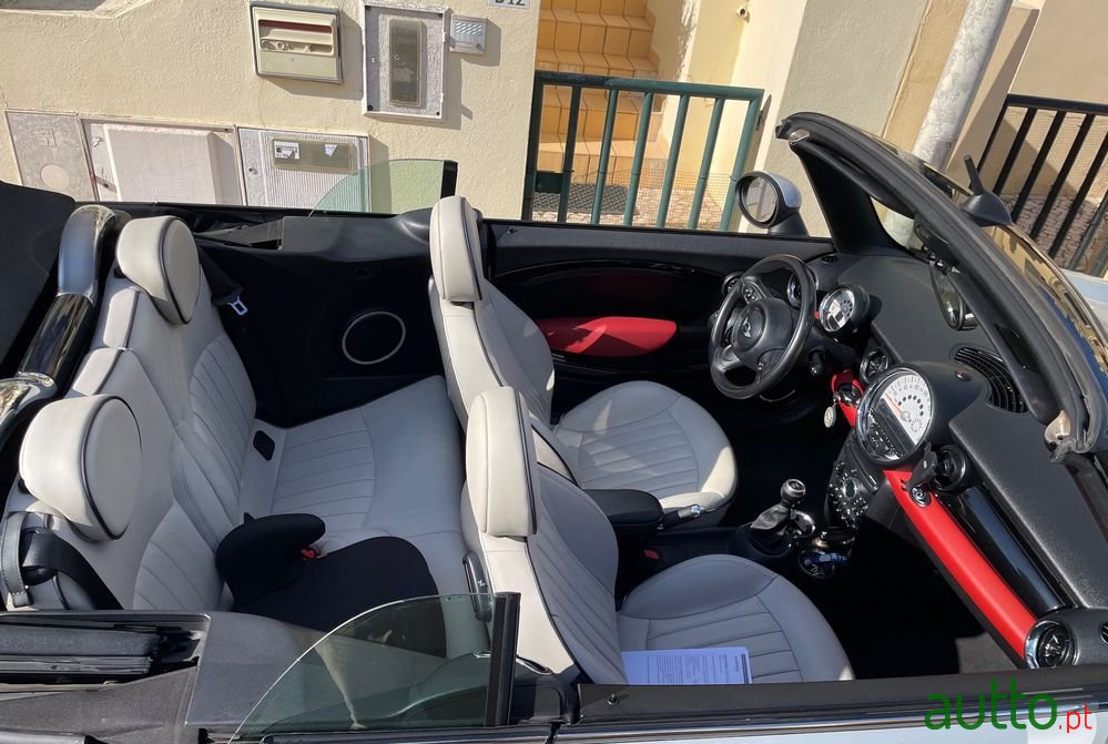 2011' MINI Cabrio Cooper D photo #6