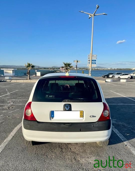 2004' Renault Clio photo #2