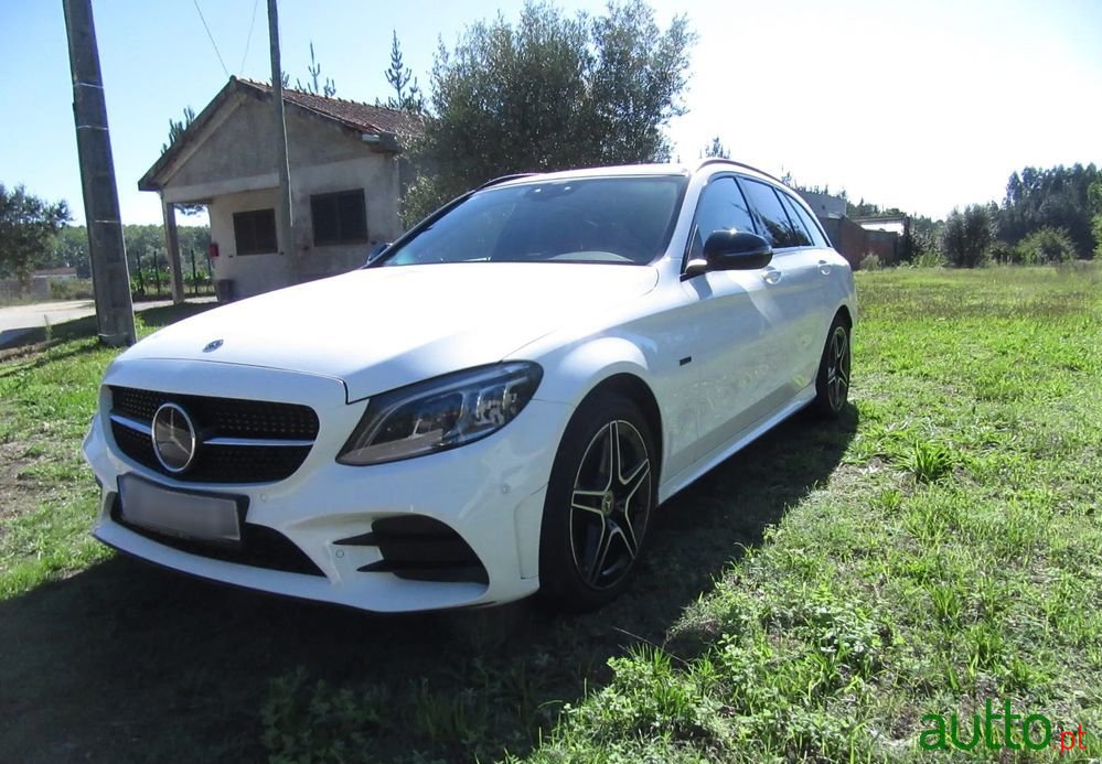 2021' Mercedes-Benz C 300 photo #2