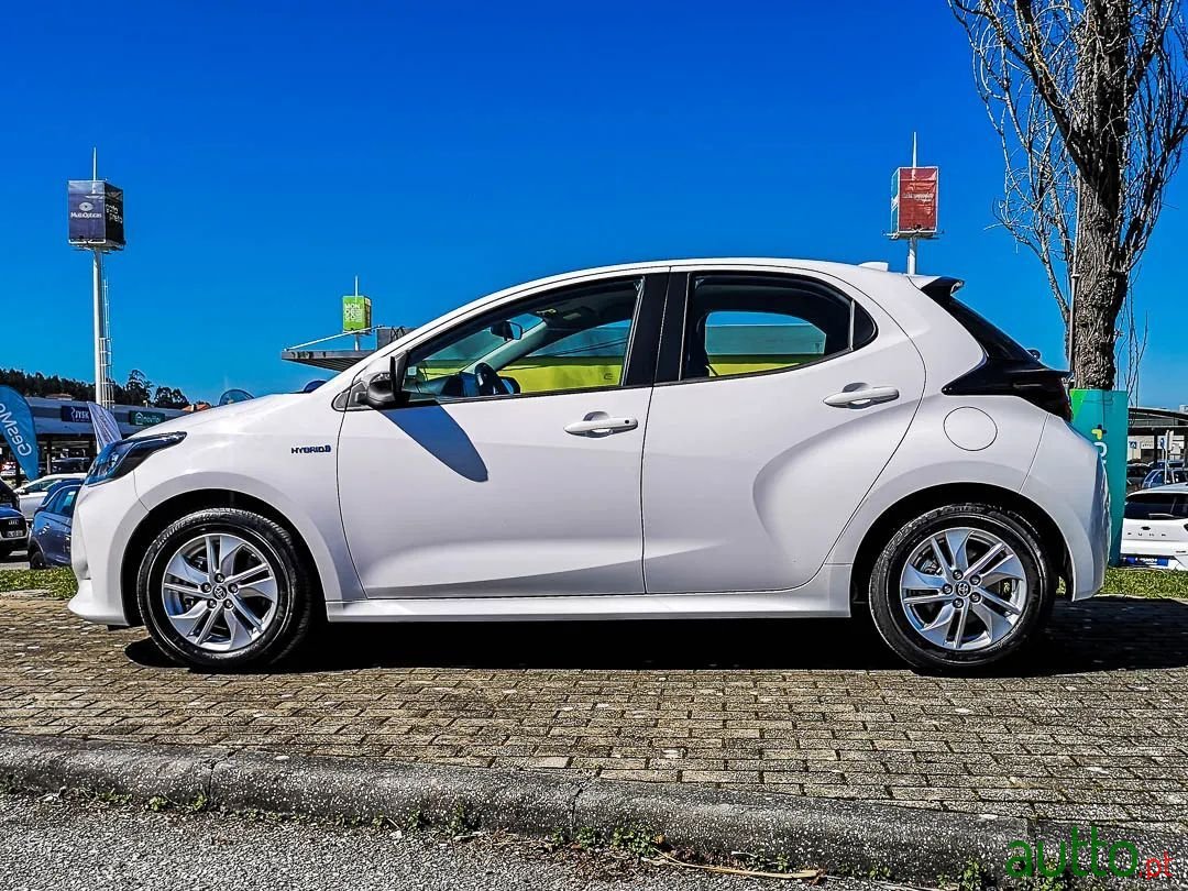 2021' Toyota Yaris photo #3