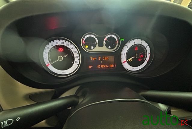 2016' Fiat 500L photo #5