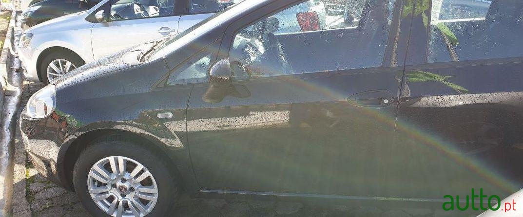 2015' Fiat Punto photo #1