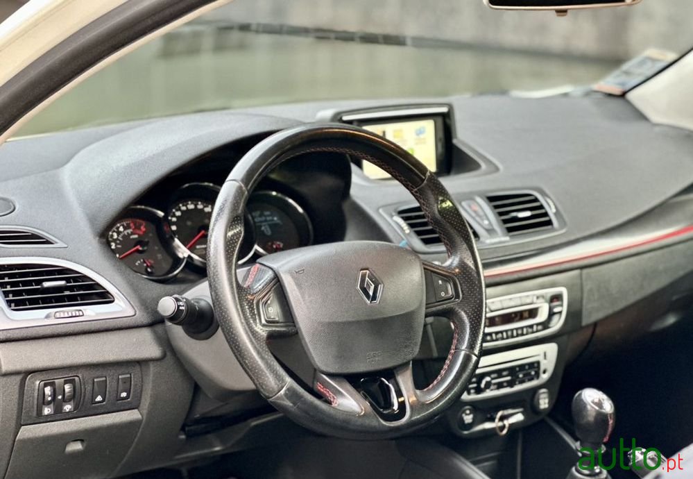 2013' Renault Megane photo #3
