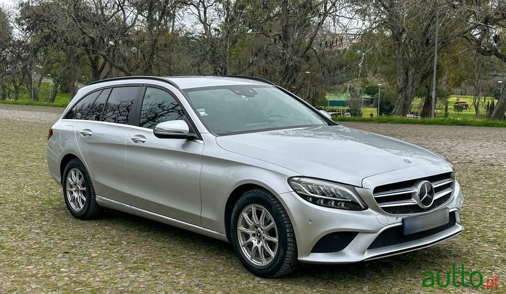 2019' Mercedes-Benz Classe C photo #1