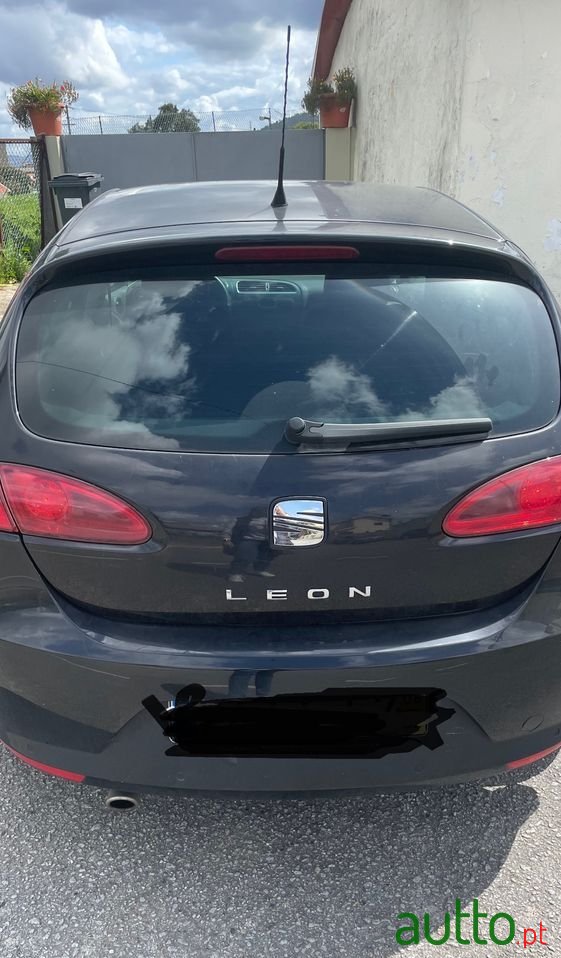 2008' SEAT Leon photo #1