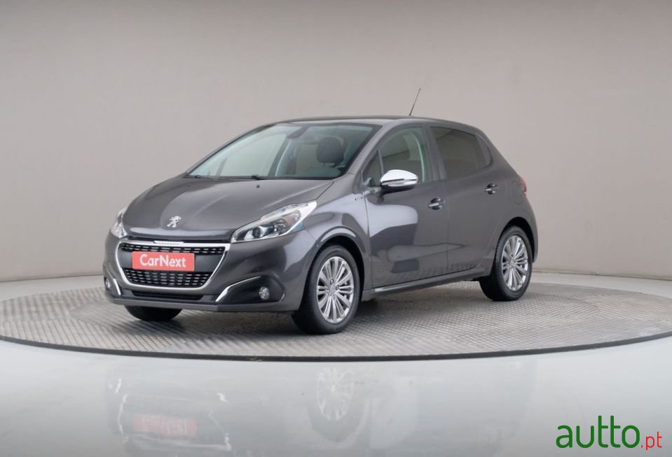 2019' Peugeot 208 photo #1