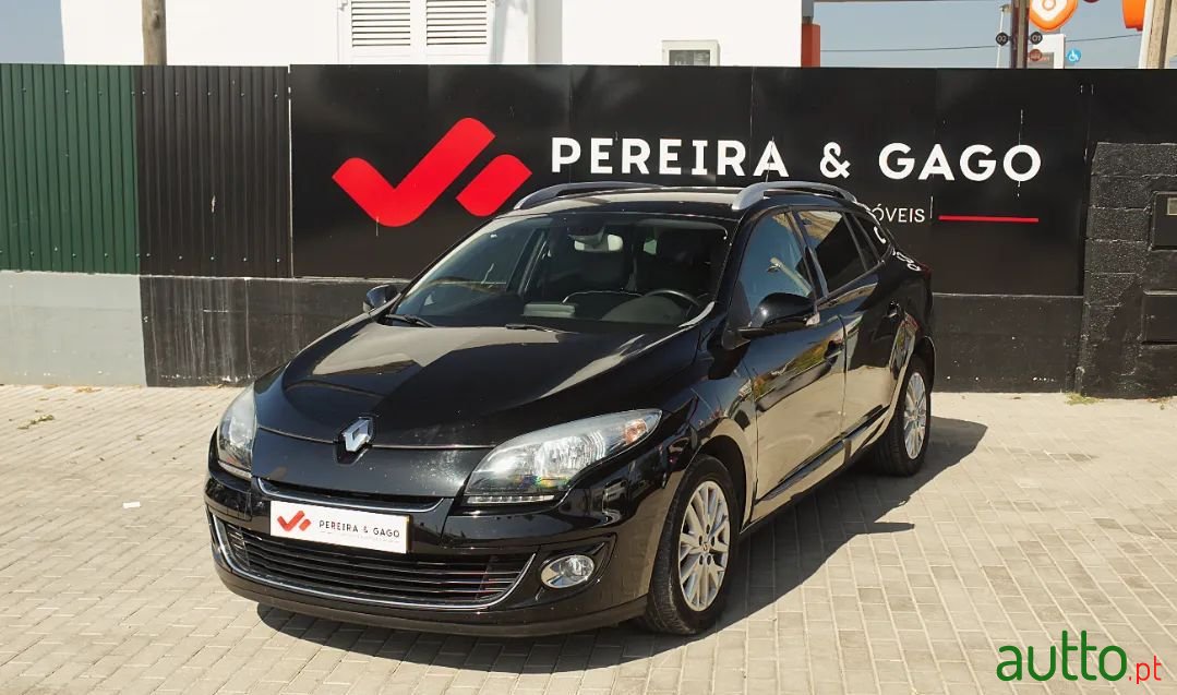 2013' Renault Megane Sport Tourer photo #2