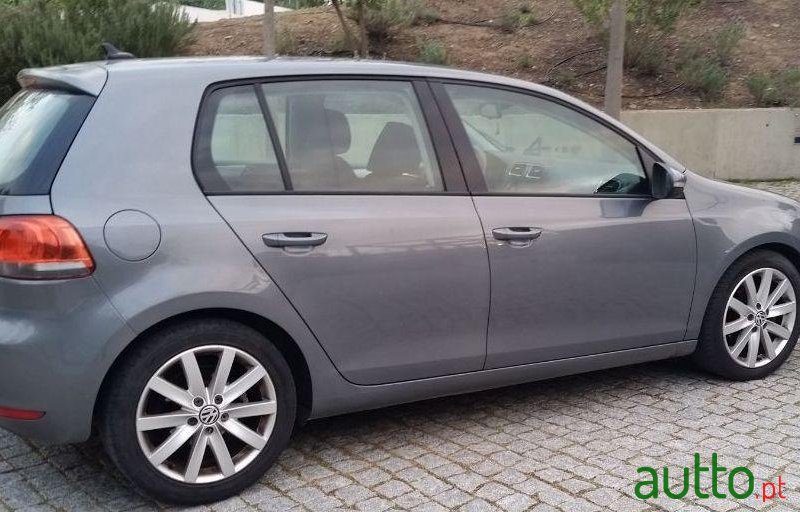 2008' Volkswagen Golf photo #3