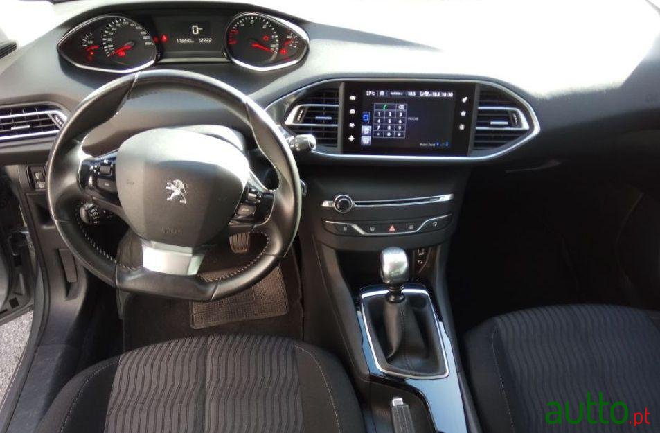 2014' Peugeot 308 photo #3