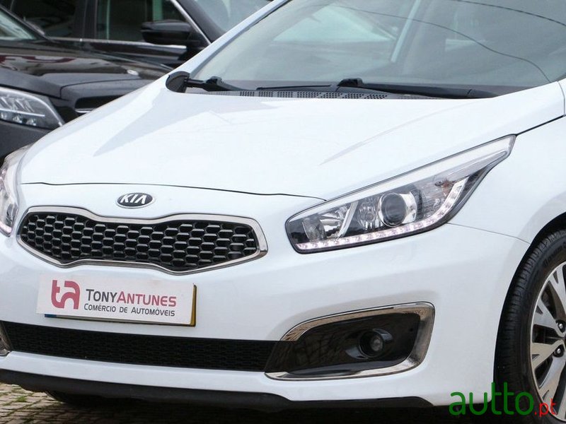 2017' Kia Ceed 1.4 Crdi Nav Line photo #6