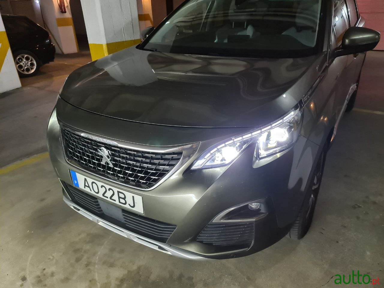 2018' Peugeot 5008 photo #1
