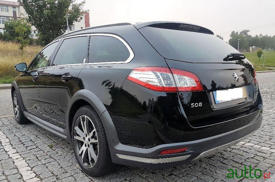 2014' Peugeot 508 Hybrid4 photo #1
