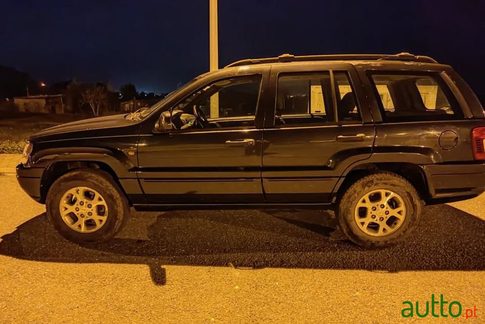 2000' Jeep Grand Cherokee photo #2