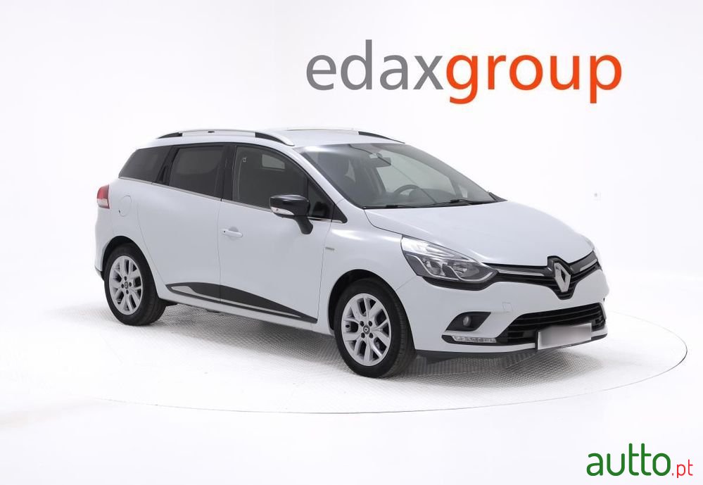 2021' Renault Clio Sport Tourer photo #1