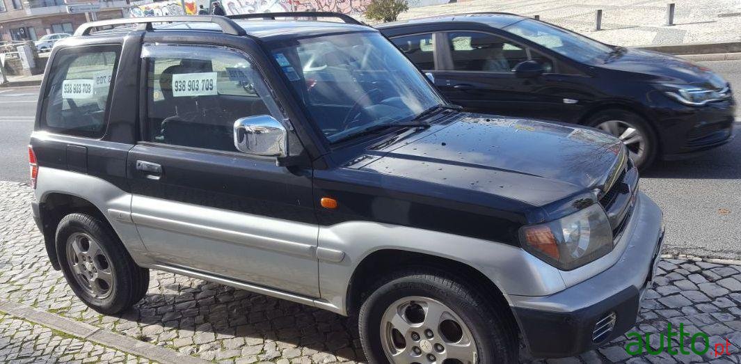2001' Mitsubishi Pajero Pinin photo #3