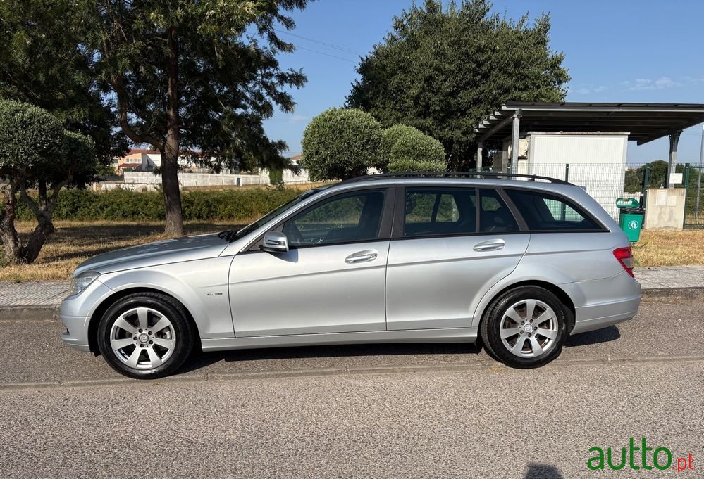 2010' Mercedes-Benz 220 photo #4