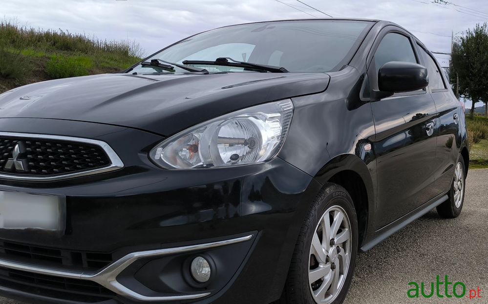 2017' Mitsubishi Space Star photo #5