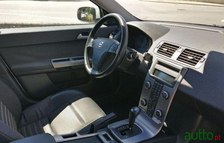 2008' Volvo V50 D5 photo #1