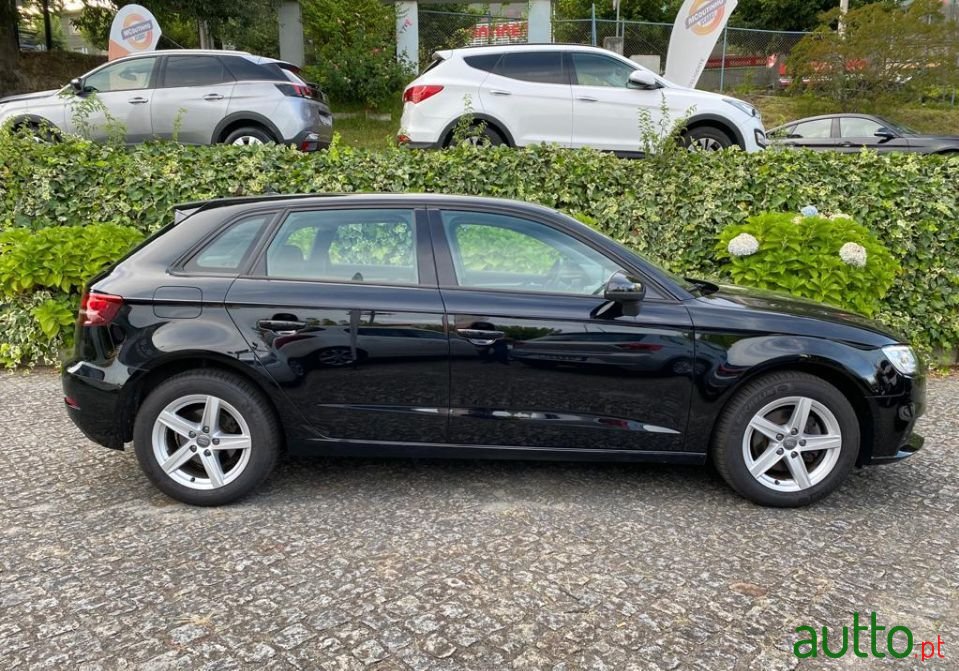 2019' Audi A3 Sportback photo #4