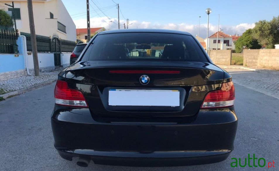 2010' BMW 118 Pack M Coupe photo #3