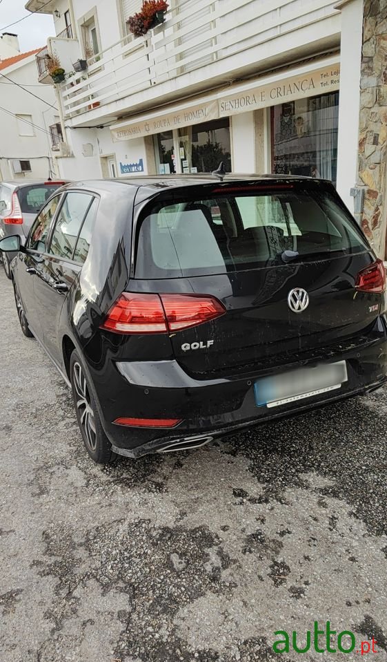 2017' Volkswagen Golf photo #3