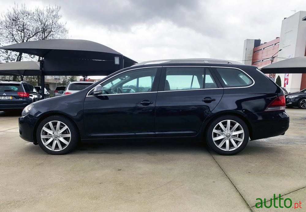 2010' Volkswagen Golf Variant photo #6