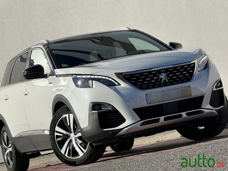 2019' Peugeot 5008 photo #1